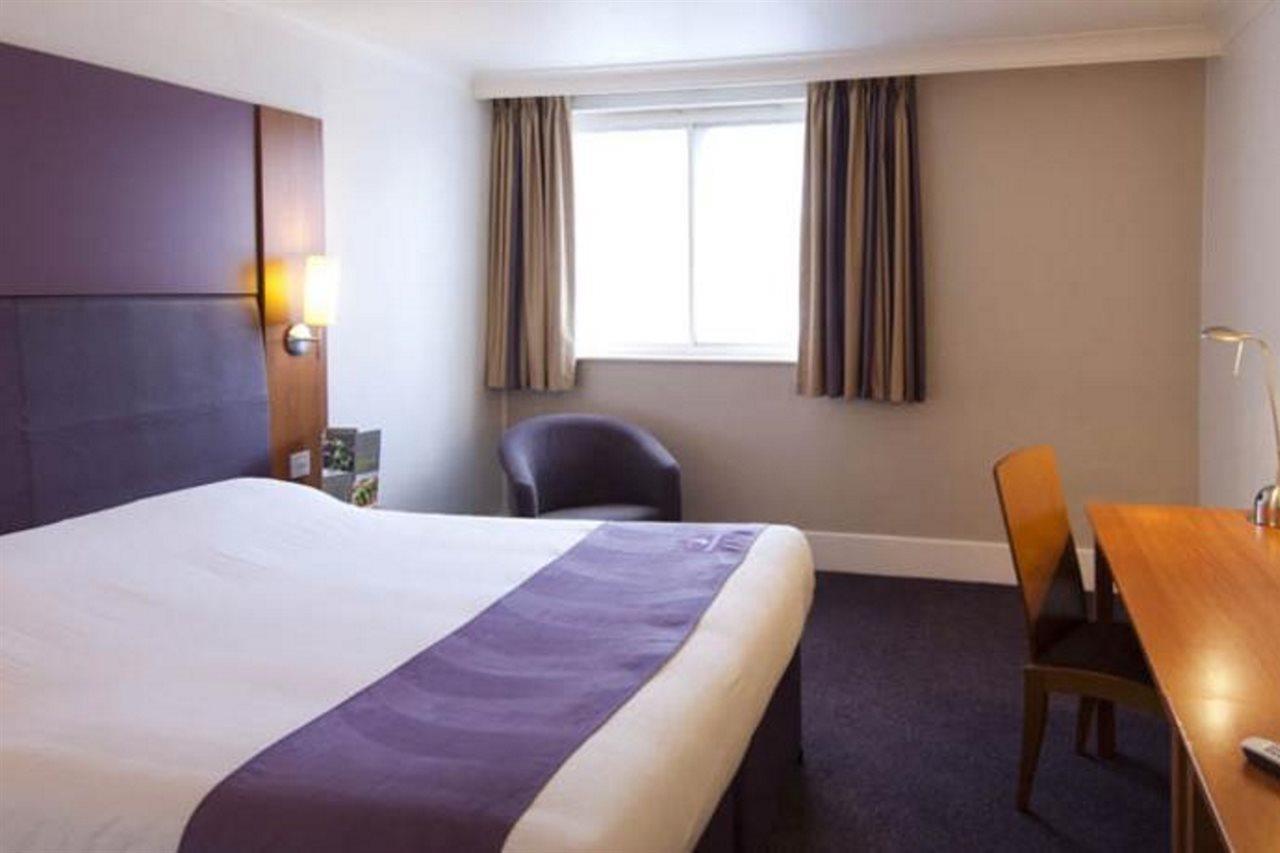 Premier Inn Maidstone Exteriör bild