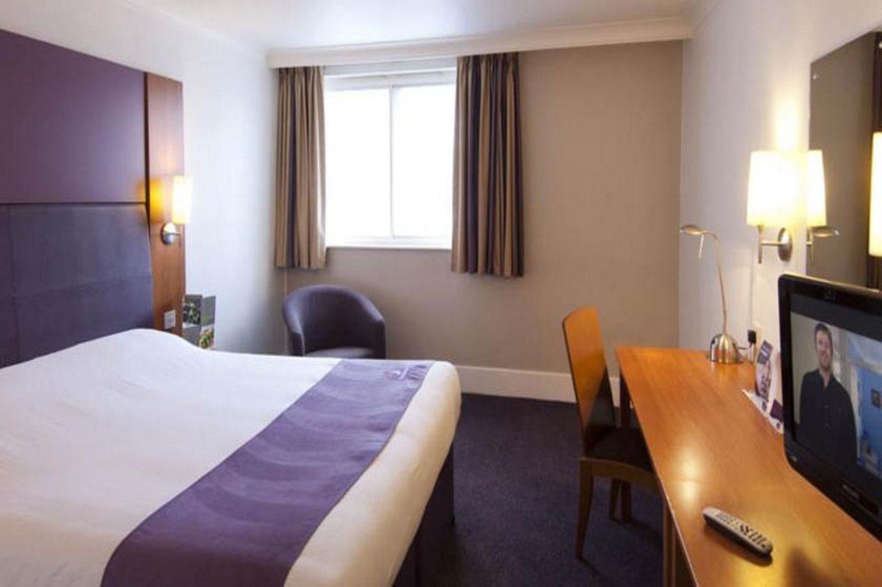 Premier Inn Maidstone Exteriör bild