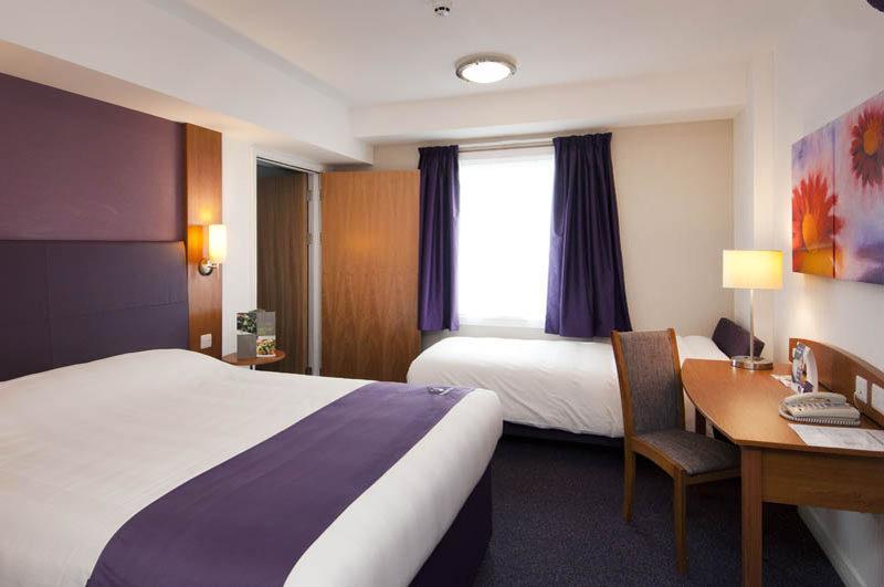 Premier Inn Maidstone Exteriör bild